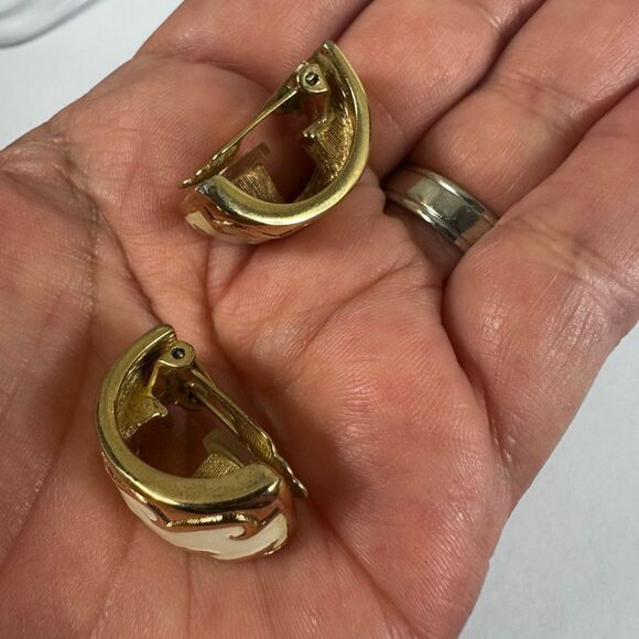 Christian Dior Vintage Hoop Clip On Earrings White Enamel Gold Tone Signed - Picture 13 of 16